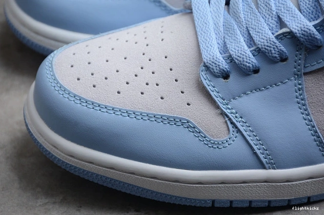 Jordan Low Blue 1 University (W) DC0774-050 0807
